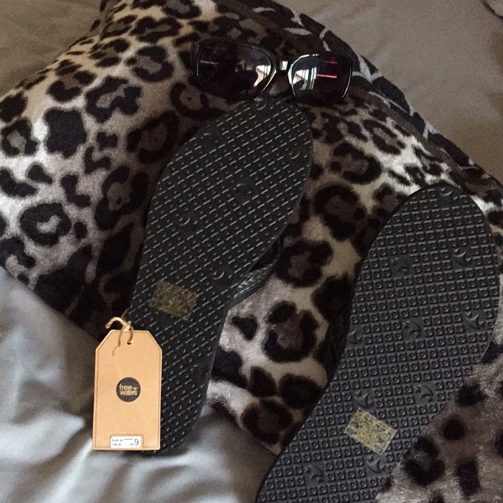 Free waters sandals